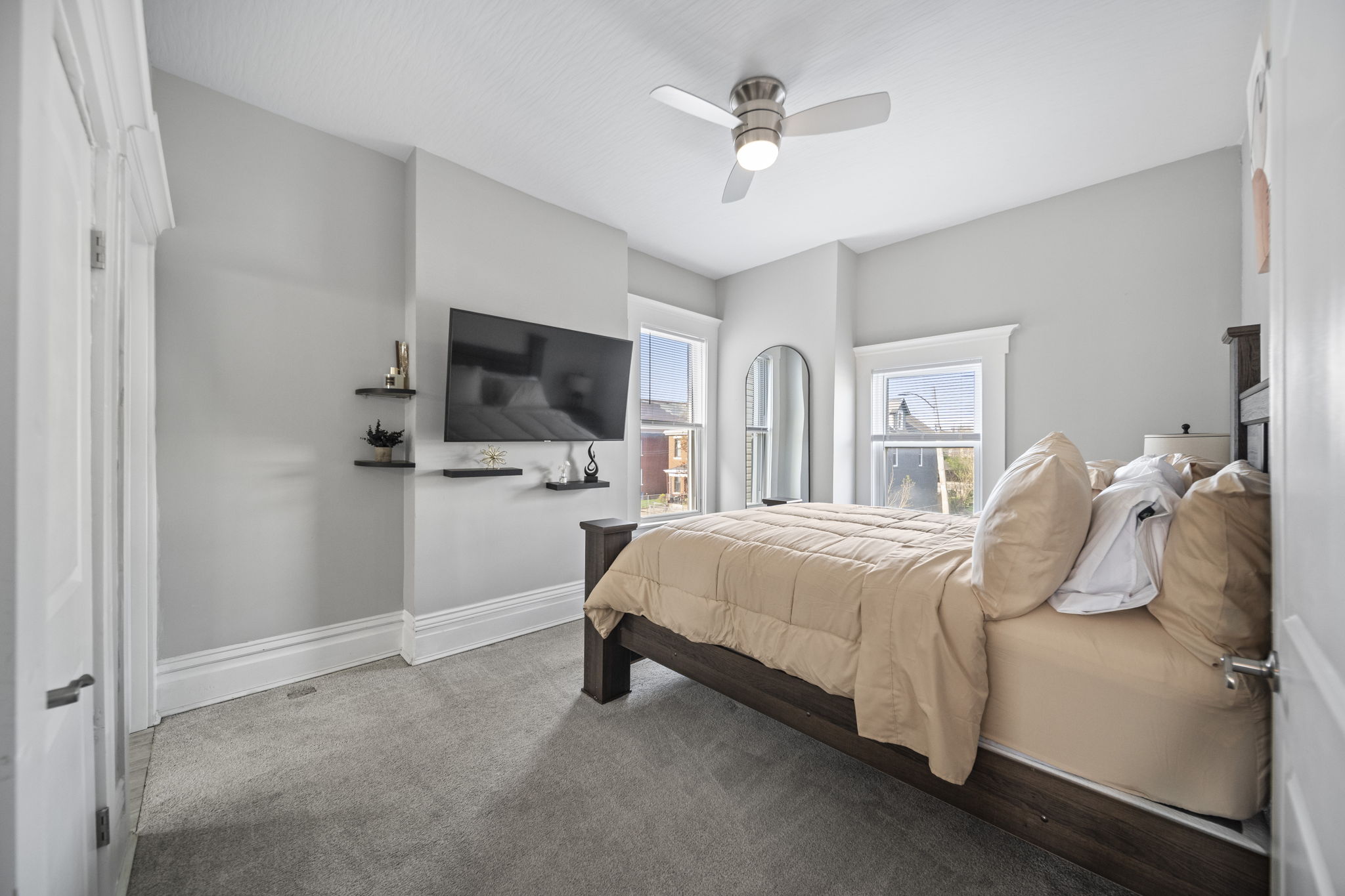 Third queen bedroom at The Oakwood Retreat