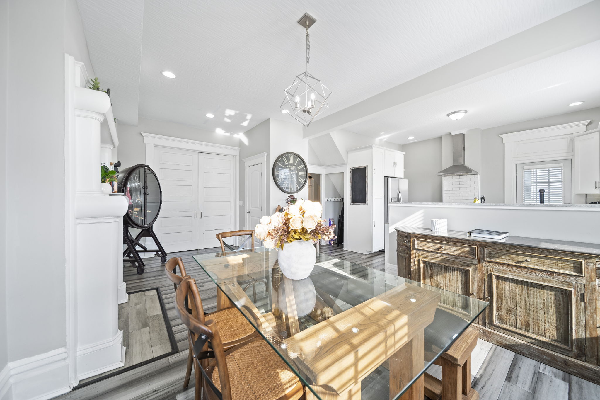 Dining room opening into the kitchen